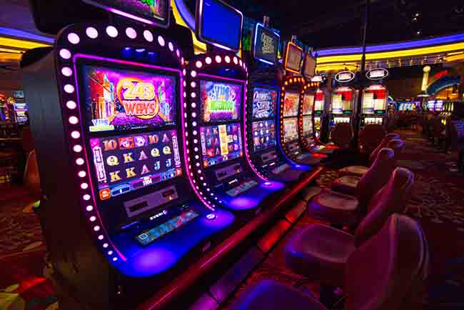 Las Vegas, Nevada - kasino aparati u zoni za zabavu noću